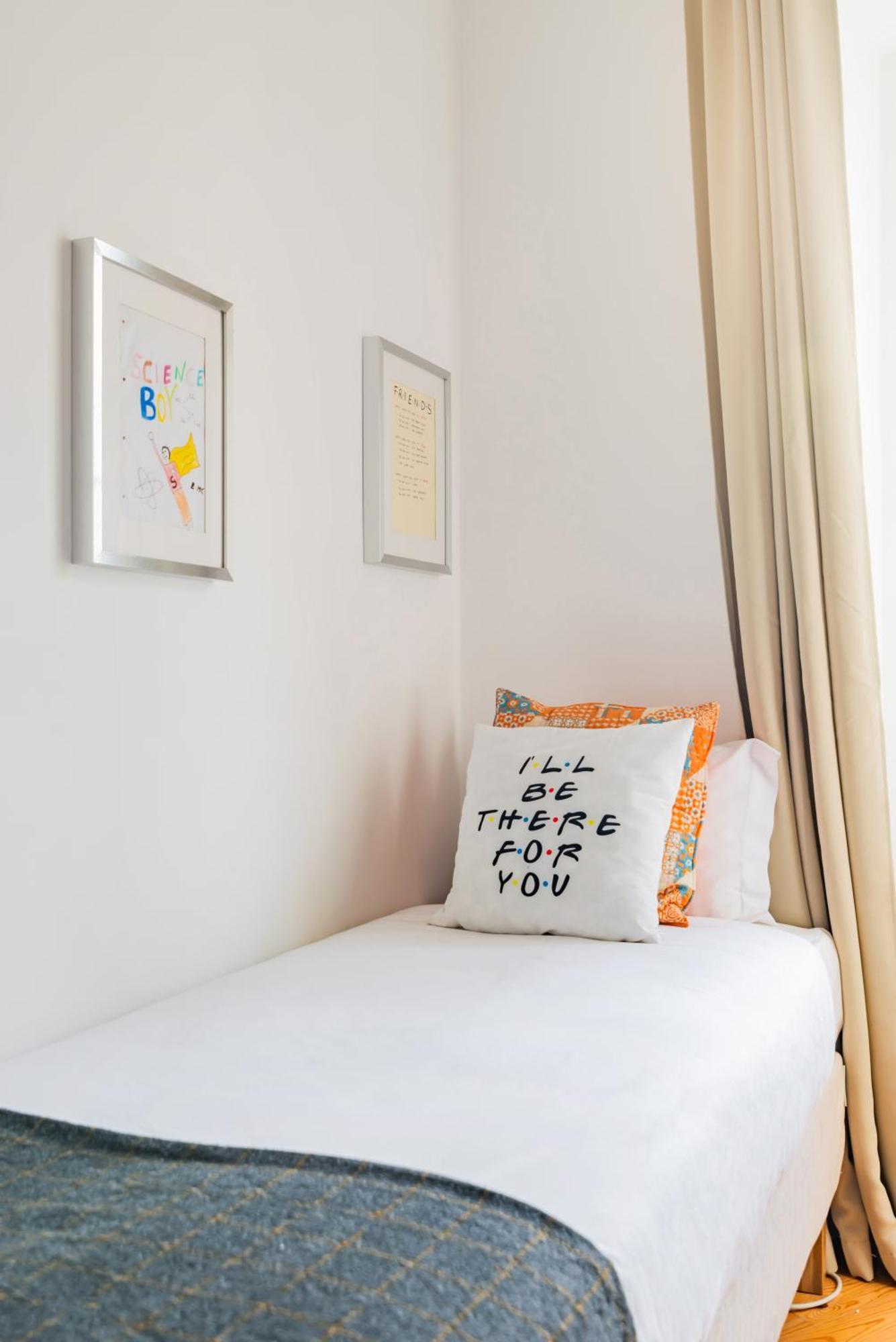 Monica'S Place A Friends' Inspired Apartment Lisboa Екстериор снимка